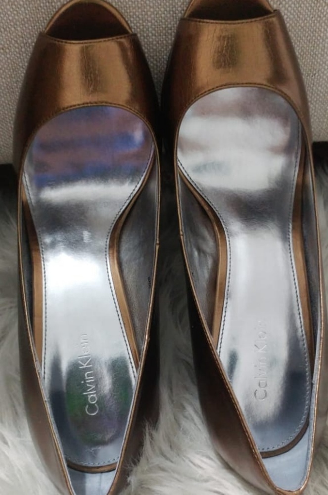 Calvin Klein Bronze shoe